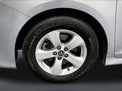 Used 2018 Toyota Sienna LE FWD image 30