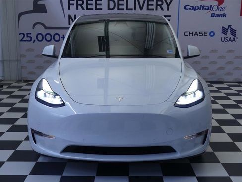 Used 2022 Tesla Model Y Performance AWD/4WD image 2