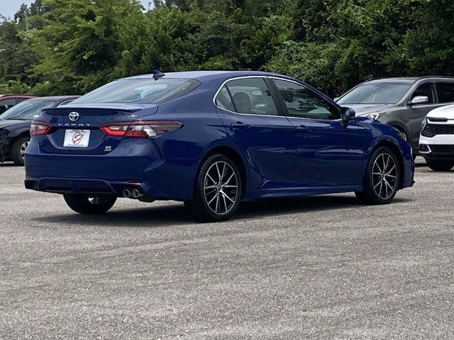 Used 2024 Toyota Camry SE AWD/4WD image 3