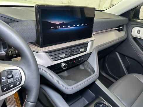 New 2026 Ford Explorer Active w/ Active Comfort Package image 34