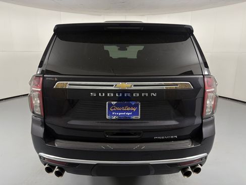 Used 2024 Chevrolet Suburban Premier image 7
