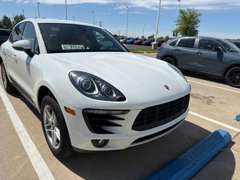 Used 2018 Porsche Macan AWD/4WD image 2