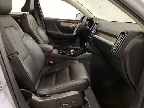 Used 2025 Volvo XC40 B5 Plus image 83