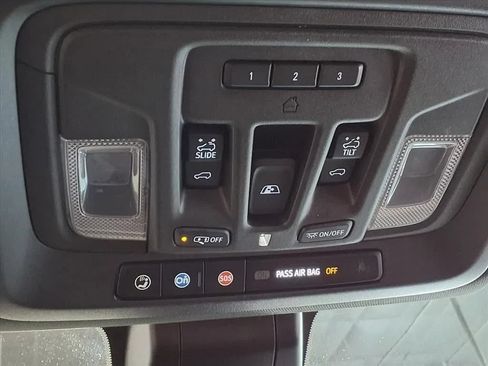 Used 2023 Chevrolet Silverado 2500 High Country w/ Technology Package AWD/4WD image 23