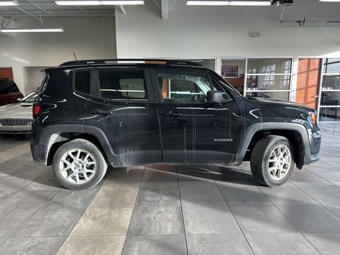 Used 2022 Jeep Renegade Latitude w/ Convenience Group image 8