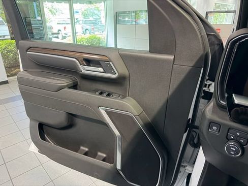 Used 2025 Chevrolet Silverado 2500 LT w/ Convenience Package AWD/4WD image 25