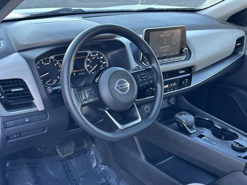 Used 2021 Nissan Rogue SV image 32