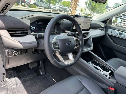 New 2026 Ford Explorer Active RWD image 20
