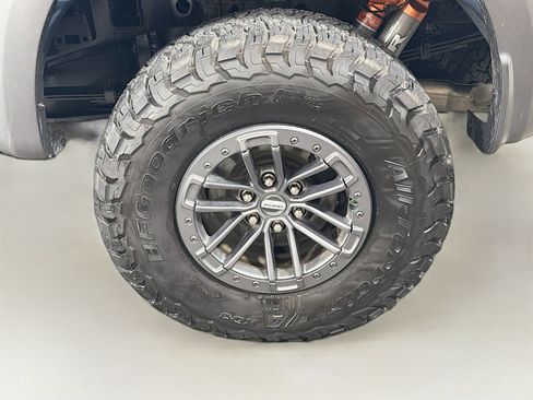 Used 2019 Ford F150 Raptor w/ Equipment Group 802A Luxury AWD/4WD image 34