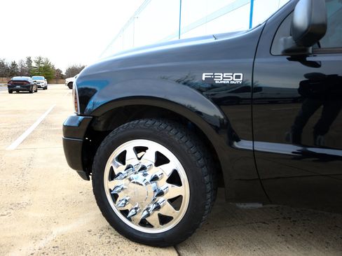 Used 2003 Ford F350 XLT image 21