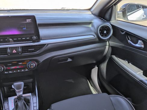 Used 2022 Kia Forte GT-Line FWD image 17