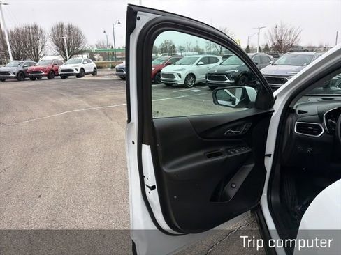 Used 2024 Chevrolet Equinox LT image 27
