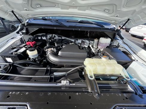 Used 2017 Nissan NV 3500 S image 27