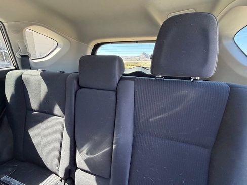 Used 2016 Toyota RAV4 LE image 10