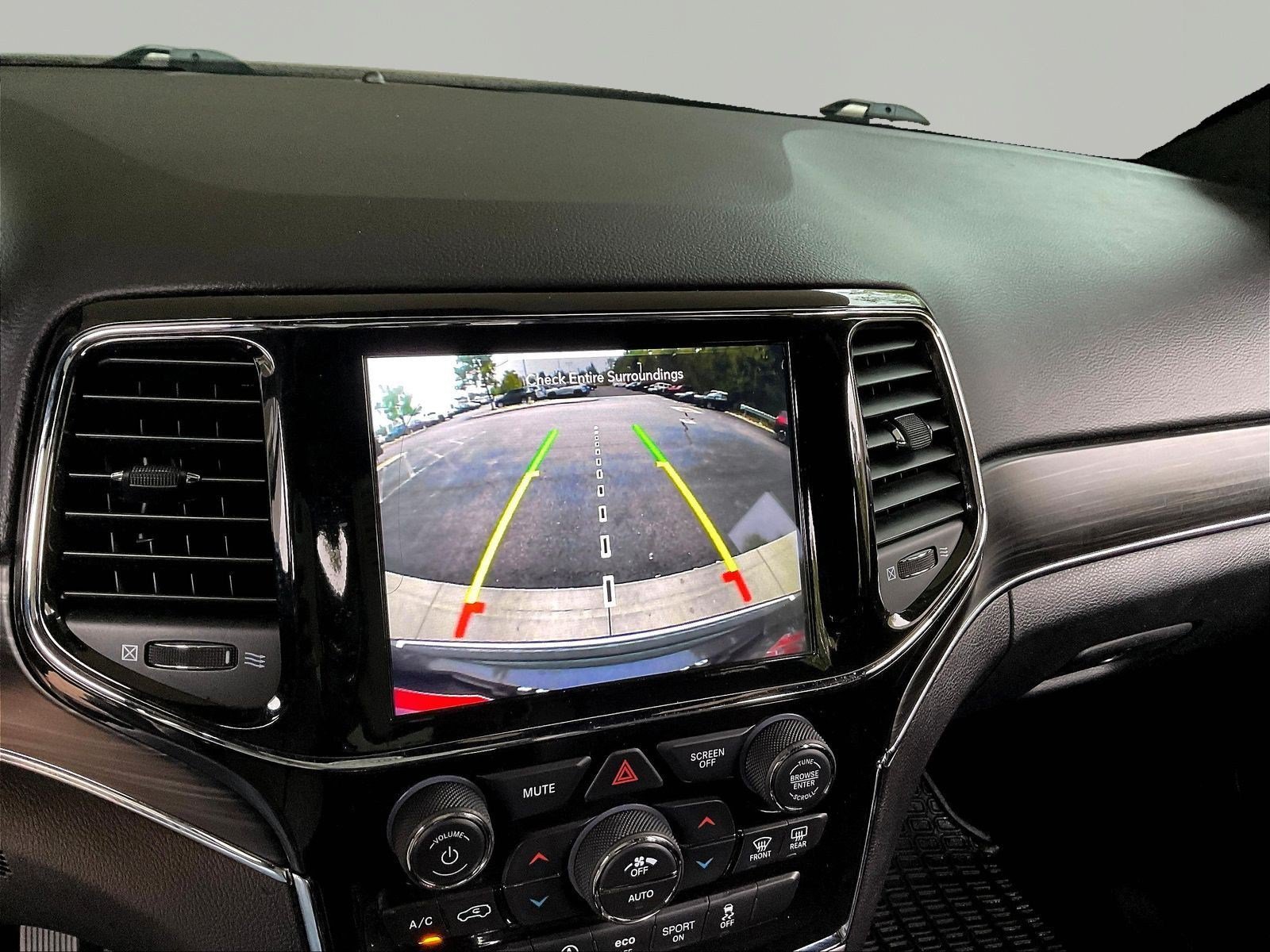 Used 2021 Jeep Grand Cherokee Limited AWD/4WD image 14