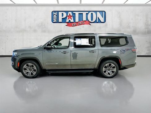 Used 2024 Jeep Wagoneer L Series II w/ Flexible Seating Group image 4