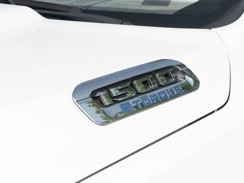 Used 2022 RAM 1500 Big Horn AWD/4WD image 5