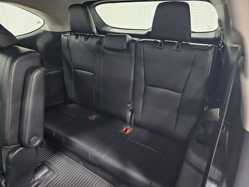 Used 2022 Toyota Highlander XLE image 14