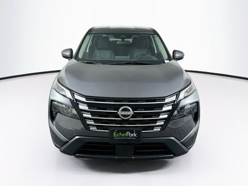 Used 2025 Nissan Rogue SV AWD/4WD image 2