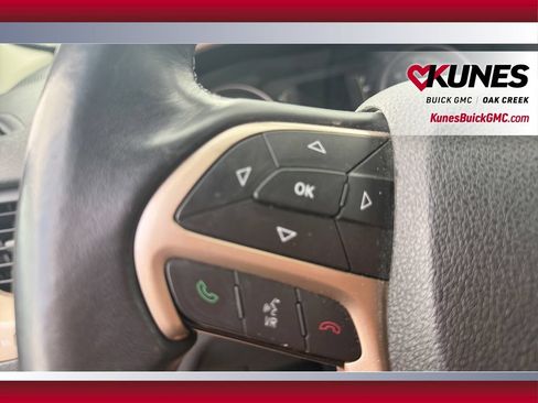 Used 2016 Jeep Cherokee Latitude FWD image 14