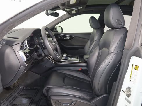 Used 2019 Audi Q8 Prestige image 13
