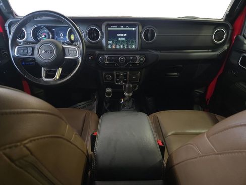 Used 2022 Jeep Wrangler Unlimited Sahara w/ Cold Weather Group AWD/4WD image 13