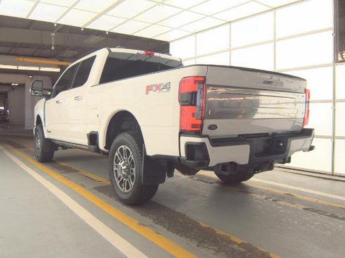Used 2025 Ford F350 Platinum w/ Platinum Plus Package AWD/4WD image 4