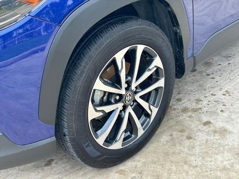 Certified 2025 Toyota Corolla Cross XLE w/ Convenience Package FWD image 9