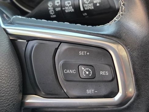 Used 2022 Jeep Wrangler Unlimited Sahara AWD/4WD image 25