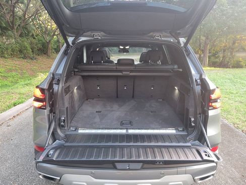 Used 2025 BMW X5 xDrive50e AWD/4WD image 15