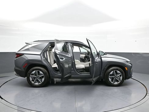 Certified 2025 Hyundai Tucson SEL AWD/4WD image 42