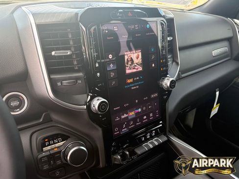 New 2026 RAM 1500 4x4 Crew Cab image 17