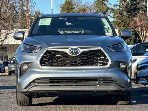 Used 2022 Toyota Highlander XLE image 5