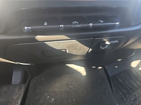 Used 2018 Chevrolet Silverado 1500 LT w/ All Star Edition image 19