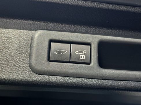 Used 2024 Toyota Sequoia image 10