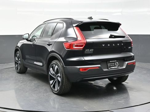 Used 2024 Volvo XC40 B5 Plus w/ Protection Package Premier AWD/4WD image 5