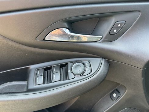 Used 2018 Chevrolet Volt LT FWD image 23