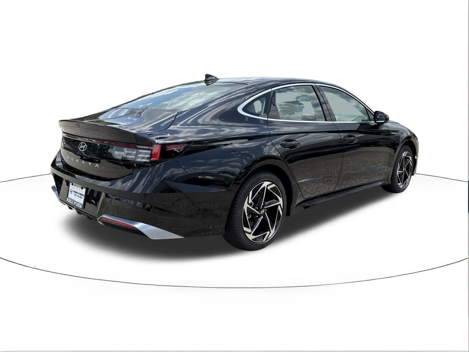 New 2026 Hyundai Sonata SEL FWD image 3