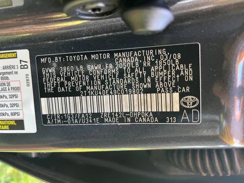Used 2009 Toyota Matrix w/ PWR Pkg FWD image 11