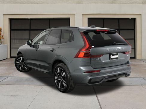 New 2026 Volvo XC60 B5 Plus image 3