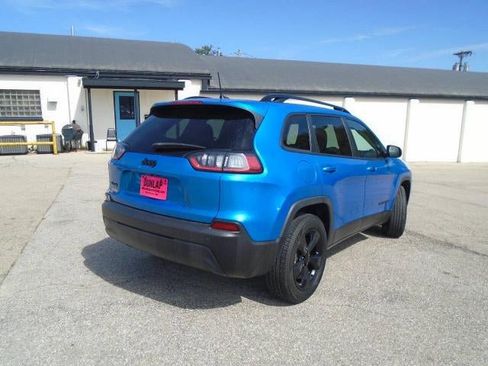 Used 2021 Jeep Cherokee Latitude Plus AWD/4WD image 23