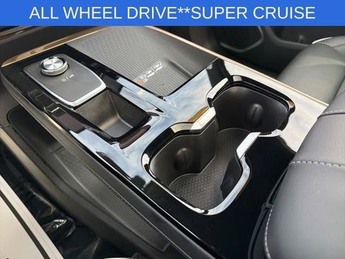 Used 2025 Buick Enclave Avenir w/ Super Cruise Package image 31