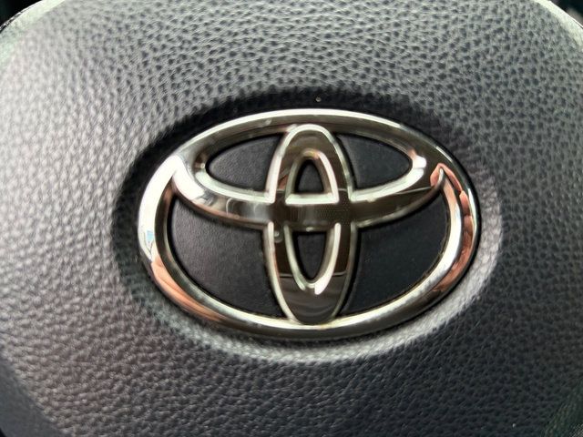 Used 2019 Toyota RAV4 XLE FWD image 20