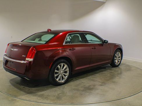 Used 2015 Chrysler 300 Limited w/ Driver Convenience Group AWD/4WD image 5