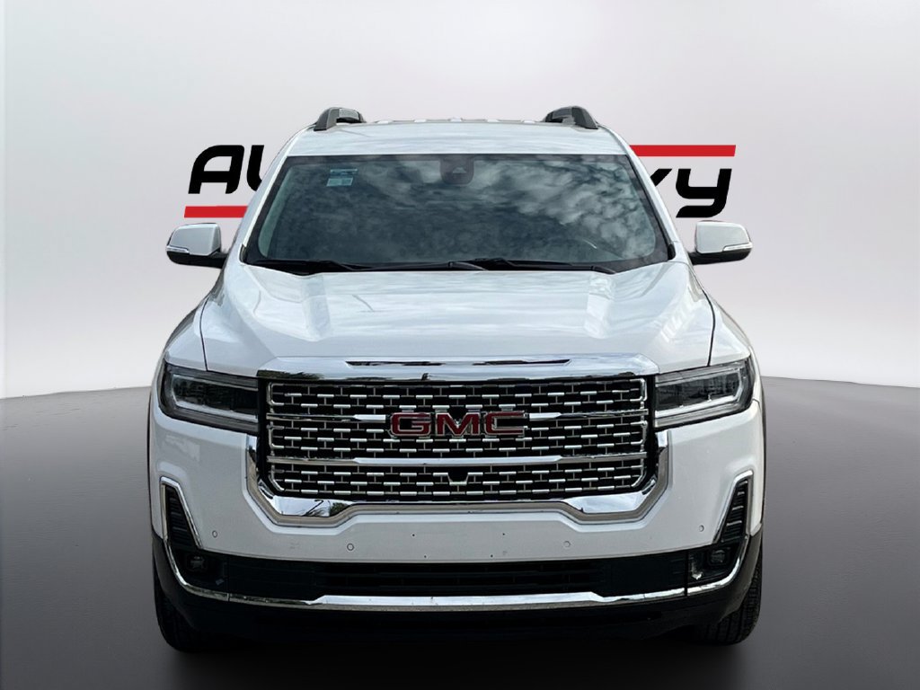 Used 2023 GMC Acadia SLT w/ LPO, Floor Liner Package FWD image 2