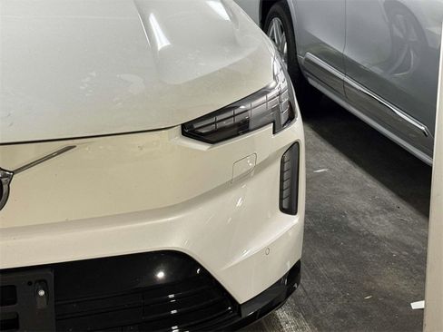 Used 2025 Volvo EX90 Plus image 3