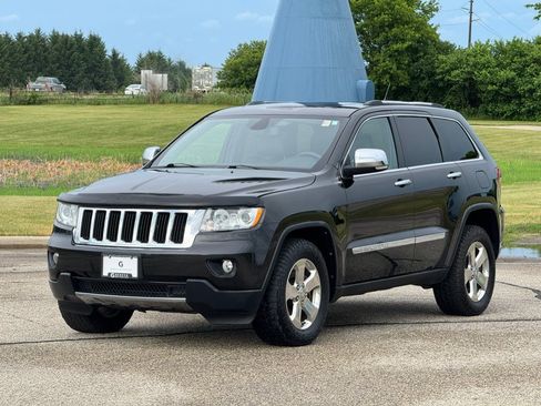 Used 2013 Jeep Grand Cherokee Limited w/ Luxury Group II AWD/4WD image 3