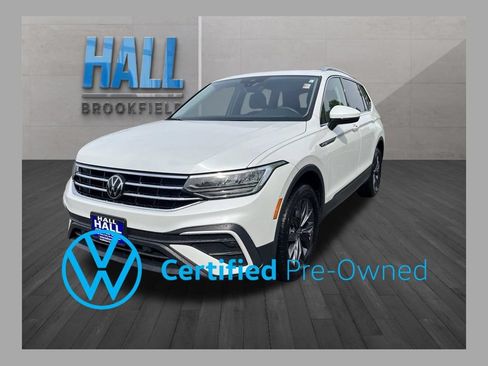 Certified 2023 Volkswagen Tiguan SE w/ Panoramic Sunroof Package AWD/4WD image 1