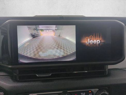 Used 2024 Jeep Wrangler Unlimited Sport AWD/4WD image 14