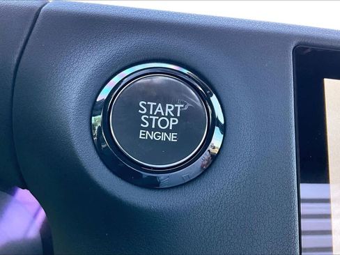 Used 2025 Lexus GX 550 w/ Accessory Package (Z1) image 33